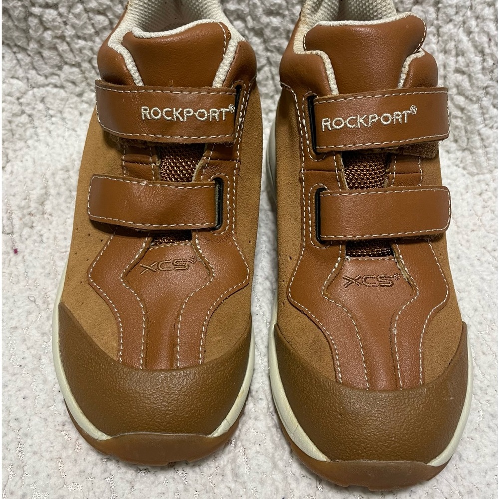 Rockport ankle boots with Velcro fasteners. Size 1 youth color light brown.